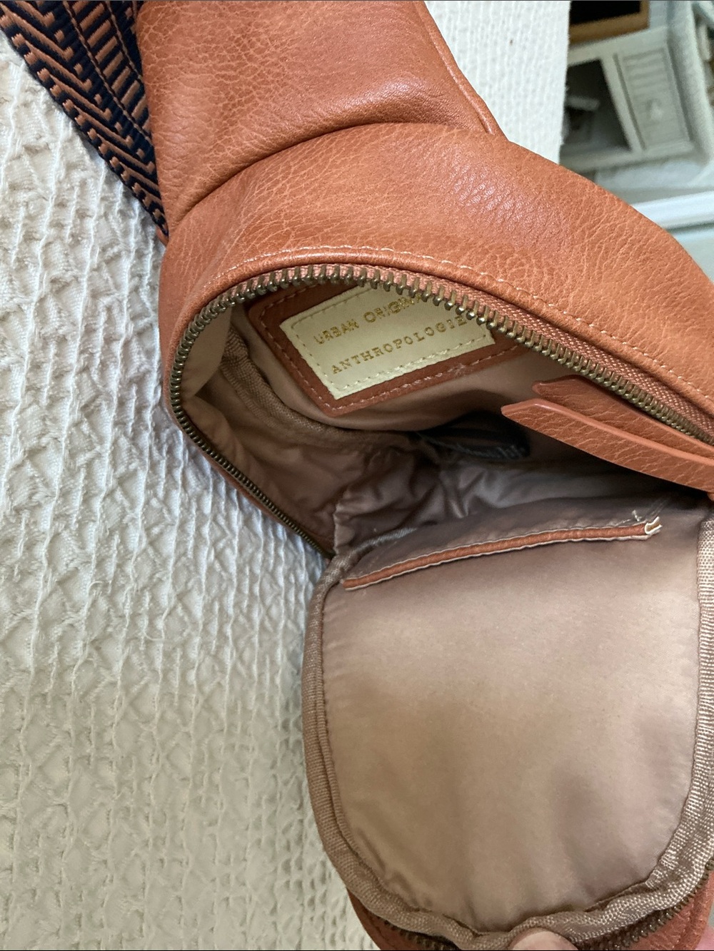 Anthropologie Urban Originals Tan Crossbody Sling Bag with Patterned Strap - Picture 4 of 9